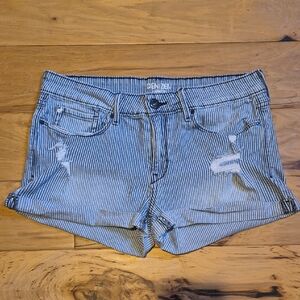 Denizen from Levi's Blue Jean Shorts with Distressed Look